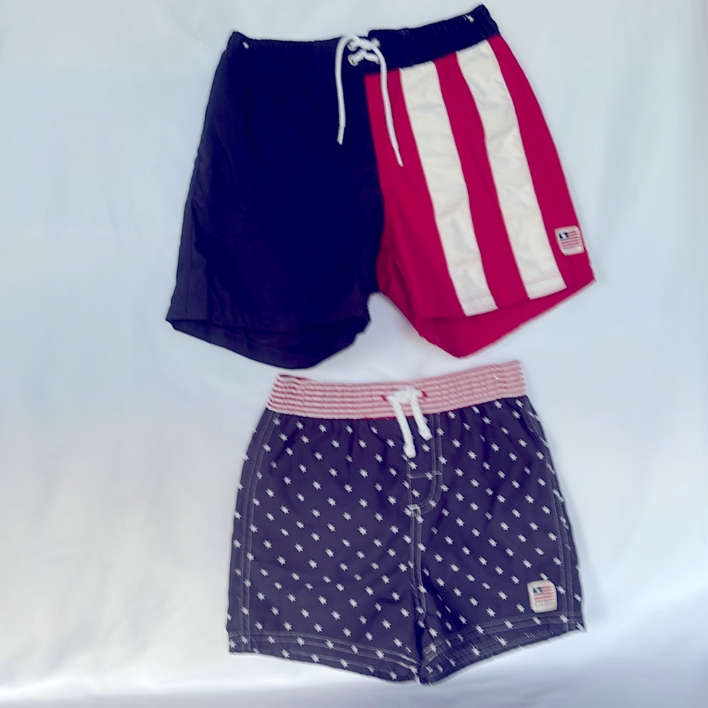 VINTAGE 2002 SET OF 2 BABYGAP PATRIOTIC SWIMSUIT TRUNKS 12-18 MONTHS - LIKE NEW! - Picture 2 of 13